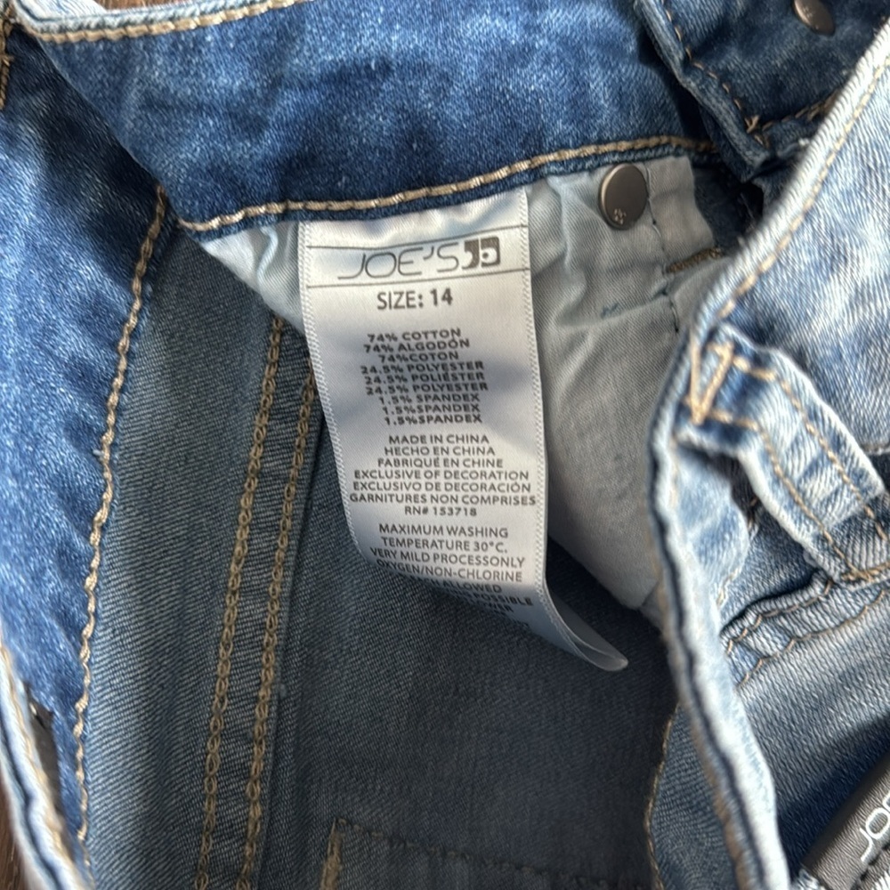 Joe’s Jeans Bermuda Jean Shorts.  Girls size 14.  Like new condition! - Picture 4 of 6